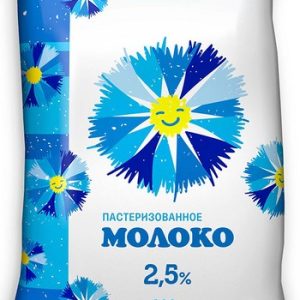 Молоко Добрыня 2,5% п/э 900г без змж